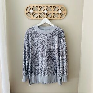 aerie Leopard Print Pullover Fuzzy Sweater Gray Sz Small